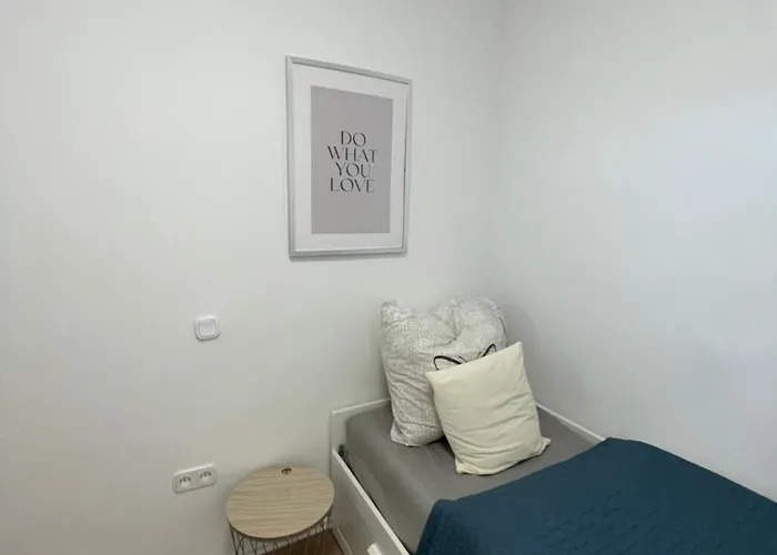 Zentrales, Loftartiges In Mit Balkon & Weitblick *