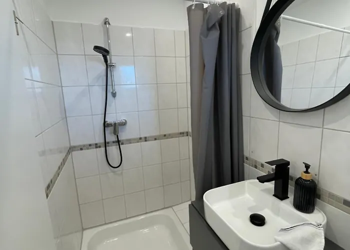 Zentrales, Loftartiges In Mit Balkon & Weitblick Appartement *